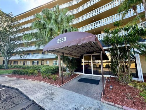 apt-707-8950 Park Blvd, SEMINOLE, FL, 33777-4125 | Card Image