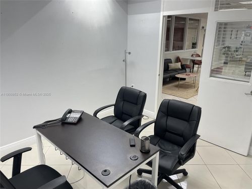 2-2801 Greene St, HOLLYWOOD, FL, 33020-1128 | Card Image