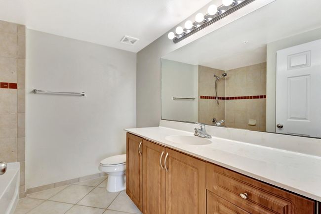 APT-302 - 6510 Emerald Dunes Dr, Condo with 2 bedrooms, 2 bathrooms and null parking in West Palm Beach FL | Image 25
