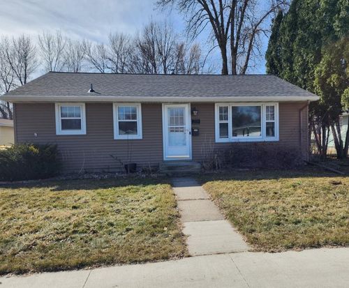 704 Irene Ave, Willmar, MN, 56201-4668 | Card Image