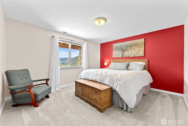 Downstairs bedroom | Image 24