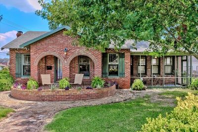 6498 Jefferson Blvd, House other with 3 bedrooms, 2 bathrooms and null parking in Groves TX | Image 1