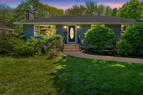 42 Castle Hill Dr, Halifax, NS, B3M3A3 | Card Image