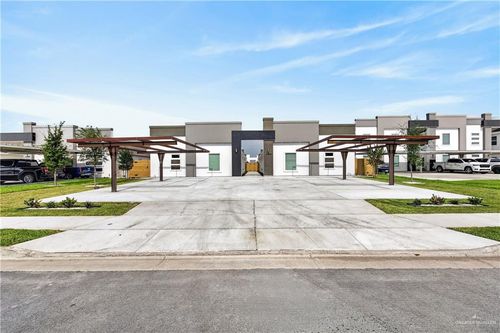 12504 N 39th Ln, Edinburg, TX, 78541-6556 | Card Image