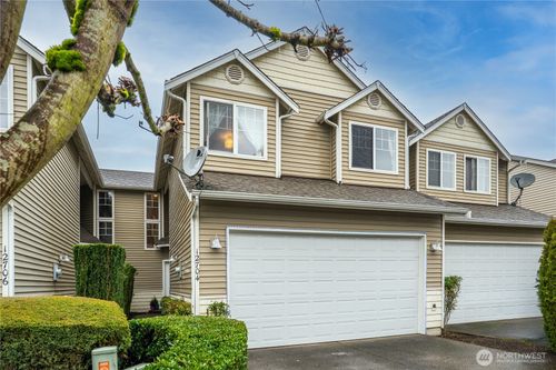 12704 64th Avenue E, Puyallup, WA, 98373 | Card Image