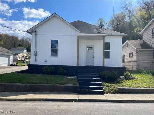 242 Kontner St, Nelsonville, OH, 45764-1223 | Card Image