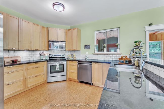 389 S River Rd, House other with 5 bedrooms, 3 bathrooms and 20 parking in Nipissing ON | Image 10