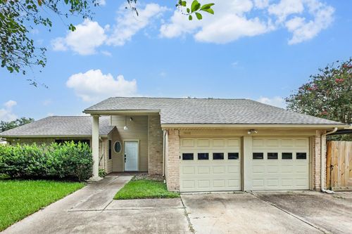 16422 Hibiscus Ln, Friendswood, TX, 77546-3324 | Card Image