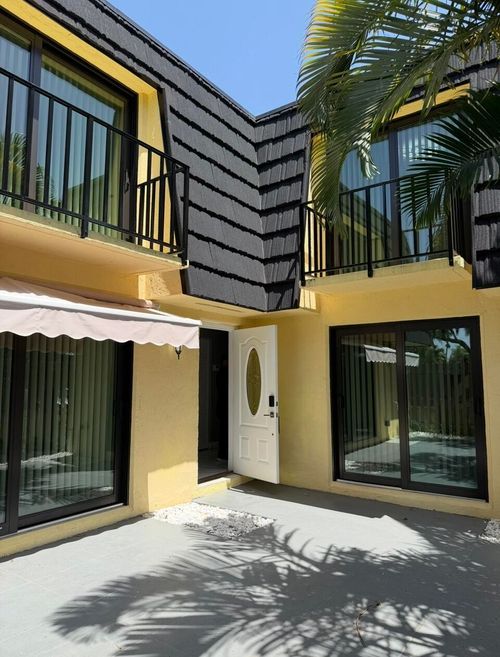 232 Woodland Rd, Palm Springs, FL, 33461-1071 | Card Image