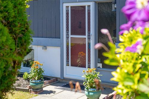 1-4391 Torquay Dr, Saanich, BC, V8N3L3 | Card Image