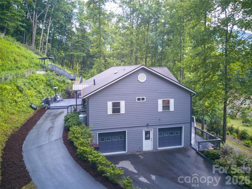 7 Heigel Ln, Maggie Valley, NC, 28751-9300 | Card Image