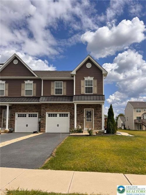 1391 Caspian St, Allentown, PA, 18104-8279 | Card Image
