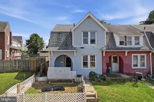 1 Spruce St, MARCUS HOOK, PA, 19061-4630 | Card Image