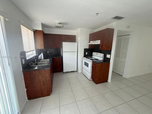 303-1453 Sw 3rd St, Miami, FL, 33135-2276 | Card Image