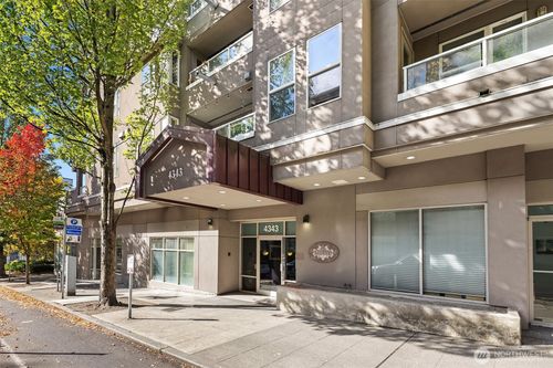 601-4343 Roosevelt Way Ne, Seattle, WA, 98105-4781 | Card Image