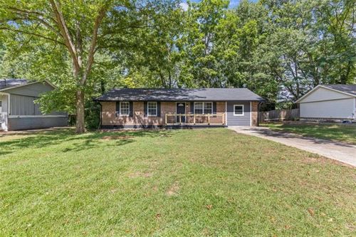 8221 Queens Dr, Jonesboro, GA, 30238-2946 | Card Image