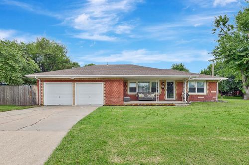 114 Se 13th St, Newton, KS, 67114-4818 | Card Image