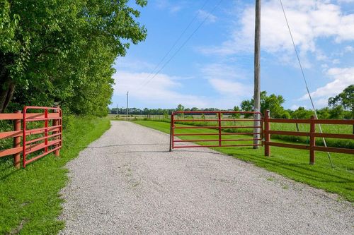 1949 N 900th Rd, Eudora, KS, 66025-9178 | Card Image