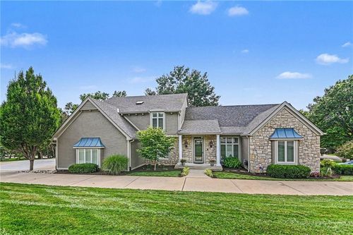 3901 W 121st Ter, Leawood, KS, 66209-1043 | Card Image