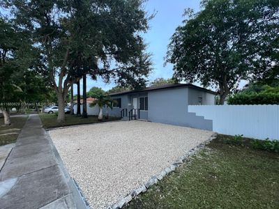 1000 Ne 131st St, House other with 4 bedrooms, 2 bathrooms and null parking in North Miami FL | Image 2