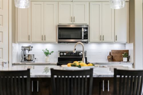 20608 Adobe Trl, Lago Vista, TX, 78645-4211 | Card Image