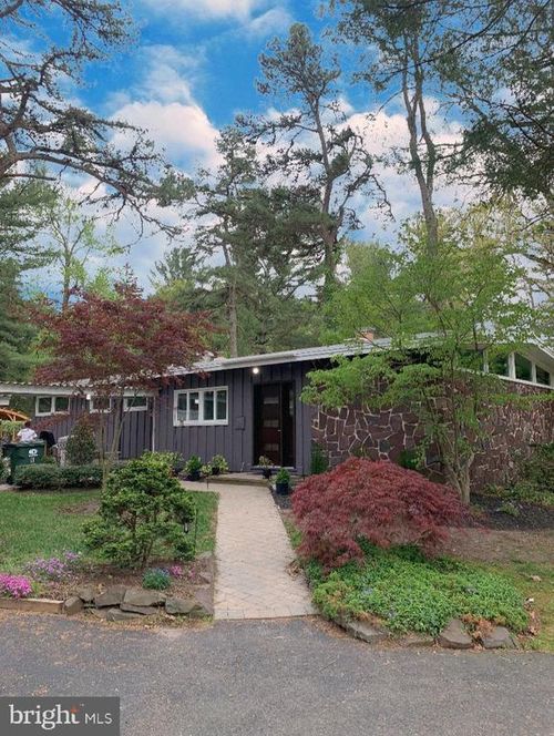 6 Sturm Ln, Jackson, NJ, 08527-2229 | Card Image