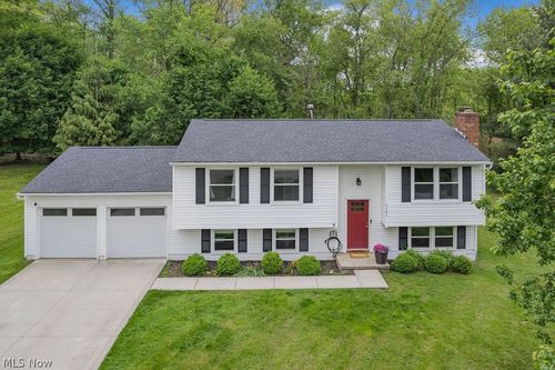 1161 Erin Dr, Kent, OH, 44240-2058 | Card Image