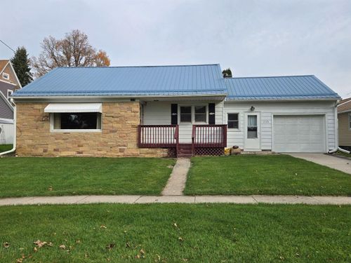 113 W Spring Street, Strawberry Point, IA, 52076 | Card Image