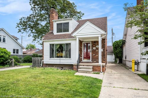 1332 Beaconsfield Ave, Grosse Pointe Park, MI, 48230-1063 | Card Image