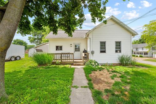 200 Court St, Williamsburg, IA, 52361-9428 | Card Image