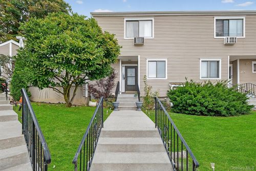 22 Brewster Woods Dr, Brewster, NY, 10509-4029 | Card Image