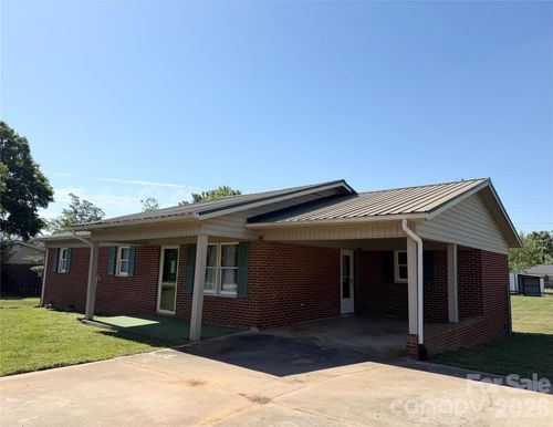 372 Ferry Rd, Forest City, NC, 28043-9772 | Card Image