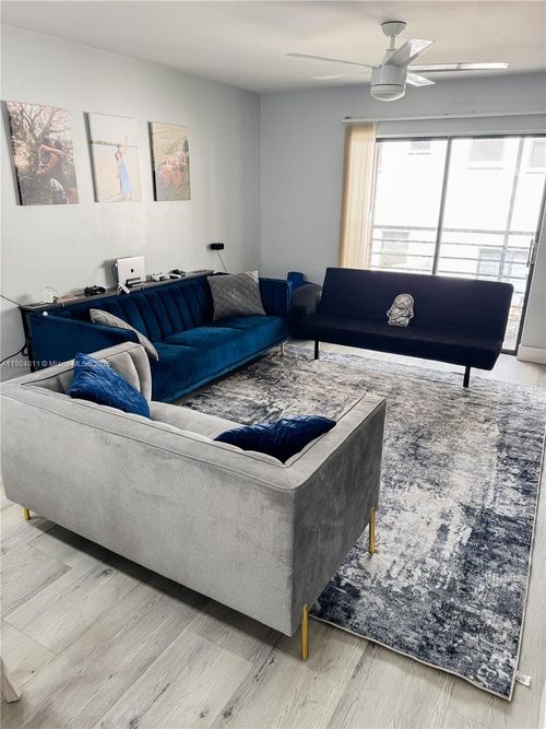 apt-204-841 Ne 207th Ln, Miami, FL, 33179-1982 | Card Image