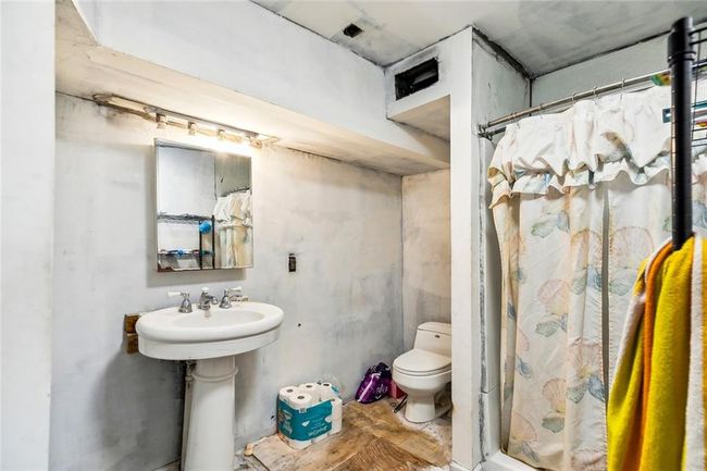 Downstairs bathroom | Image 11