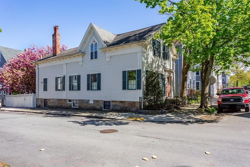 90 Walden St, New Bedford, MA, 02740-6551 | Card Image
