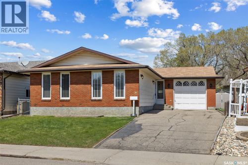 21 Merlin Cres N, Regina, SK, S4R3E1 | Card Image