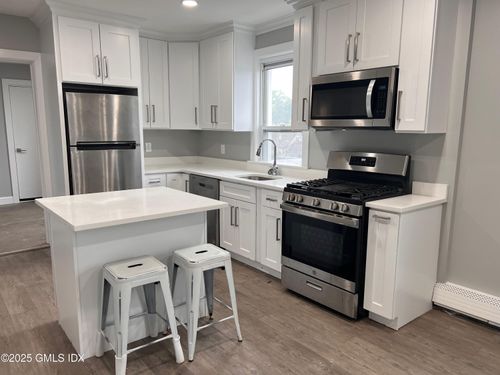 3s-15 Beech St, Greenwich, CT, 06830-5942 | Card Image
