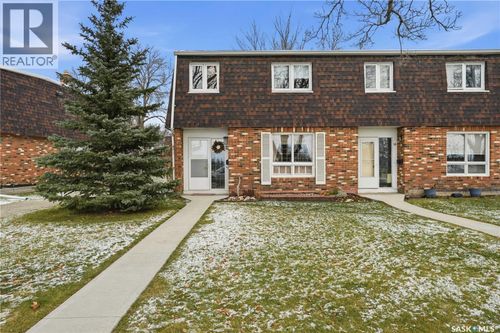 72 Oakview Dr, Regina, SK, S4R0E4 | Card Image