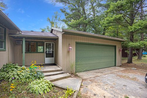 7579 N Centerline Rd, Brohman, MI, 49312-5103 | Card Image