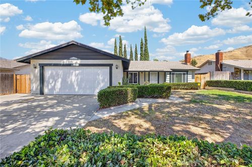 4405 Lakewood, San Bernardino, CA, 92407 | Card Image