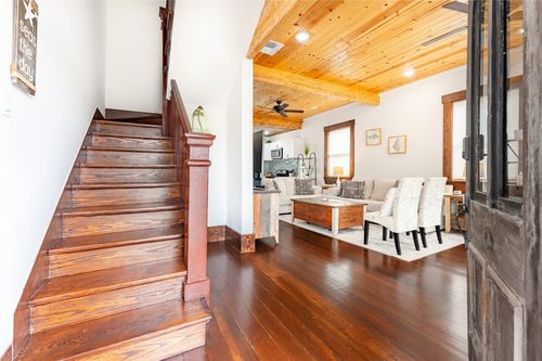 1828 Avenue N, Galveston, TX, 77550-4744 | Card Image
