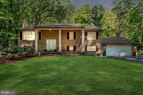 8205 Seven Pines Ln, WALDORF, MD, 20603-4062 | Card Image