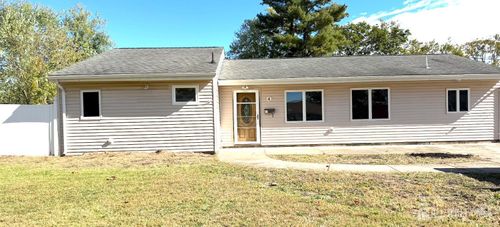 4 Forrestal Rd, Kendall Park, NJ, 08824-1330 | Card Image