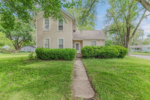 552 Walnut Ave, Elgin, IL, 60123-7560 | Card Image