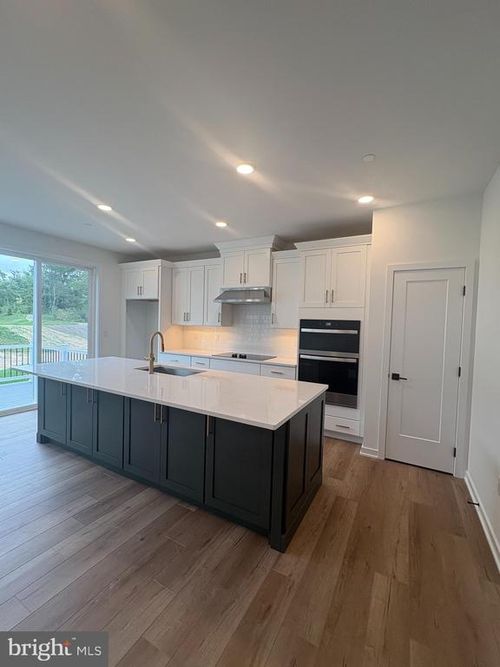 112 Camryn Ct, DOWNINGTOWN, PA, 19335-2079 | Card Image
