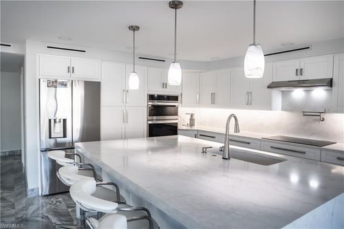 apt-d5-1155 Sandpiper St, NAPLES, FL, 34102-0596 | Card Image