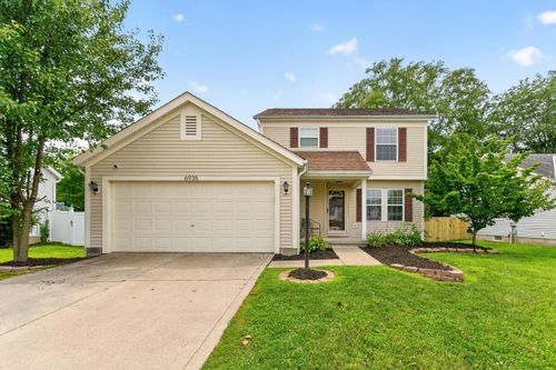 6935 Woody Ct, Canal Winchester, OH, 43110-9645 | Card Image