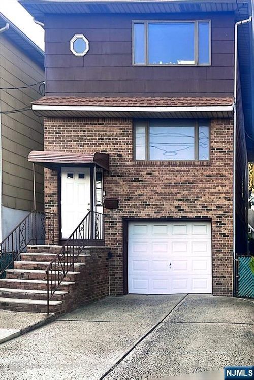 422 Sussex St, Harrison, NJ, 07029-2210 | Card Image