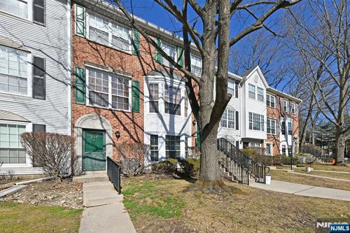 250 Larch Ln, Mahwah, NJ, 07430-2074 | Card Image