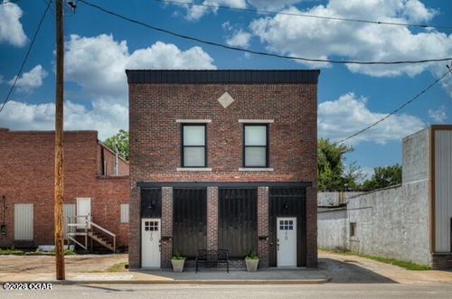 a-210 N Madison St, Webb City, MO, 64870-1724 | Card Image
